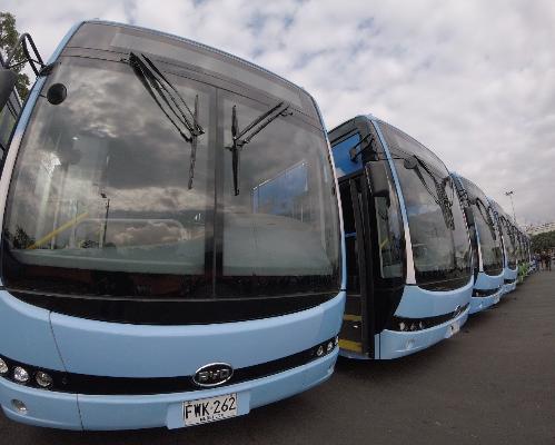 FotografoFoto José Fernando Serna Osorio:El pasado 15 de noviembre fueron presentados a la ciudad los 64 buses eléctricos que entrarán en operación al sistema Metroplús.